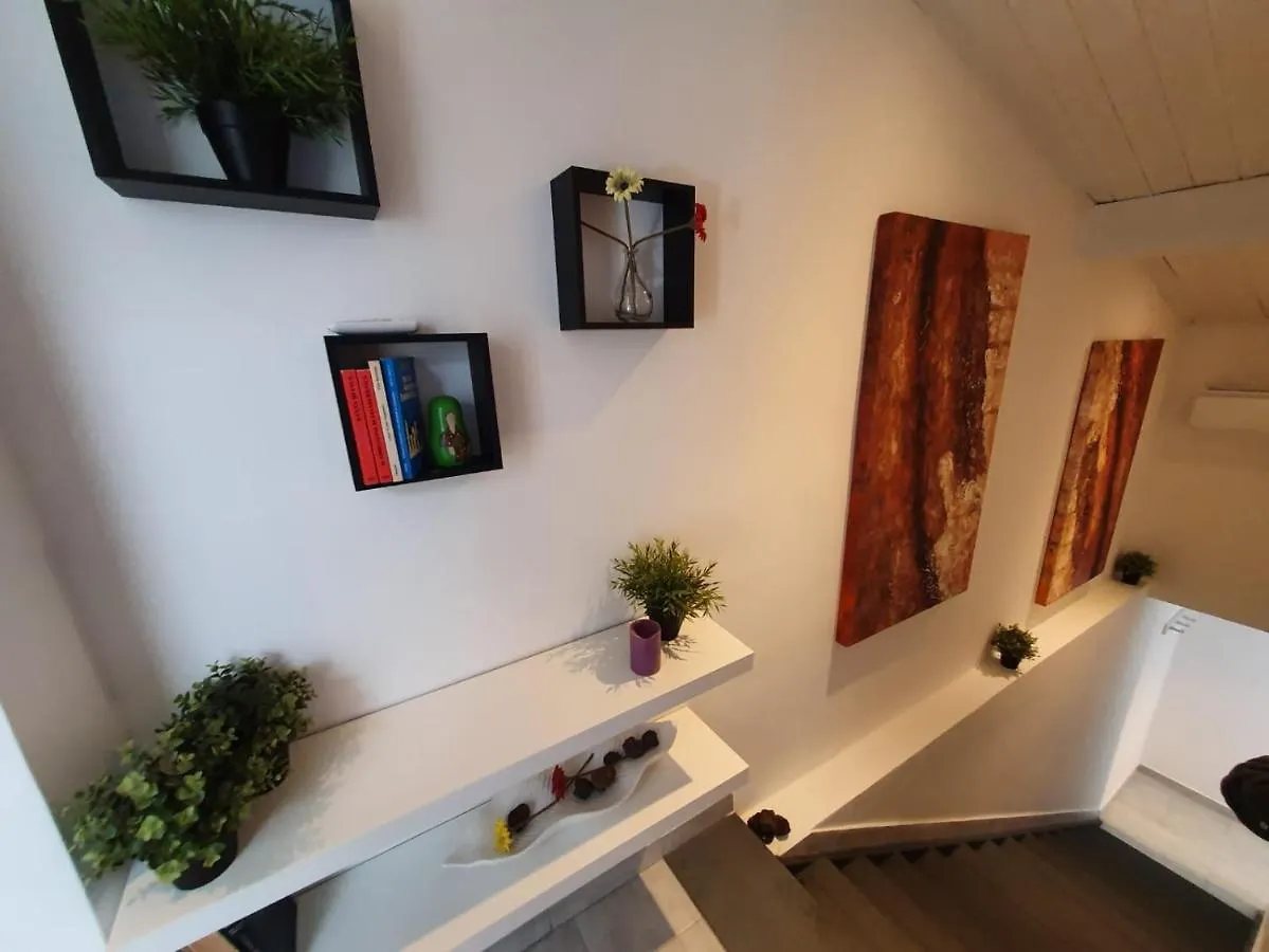 דירות קטאניה La Casa Di Cloe 0*,
